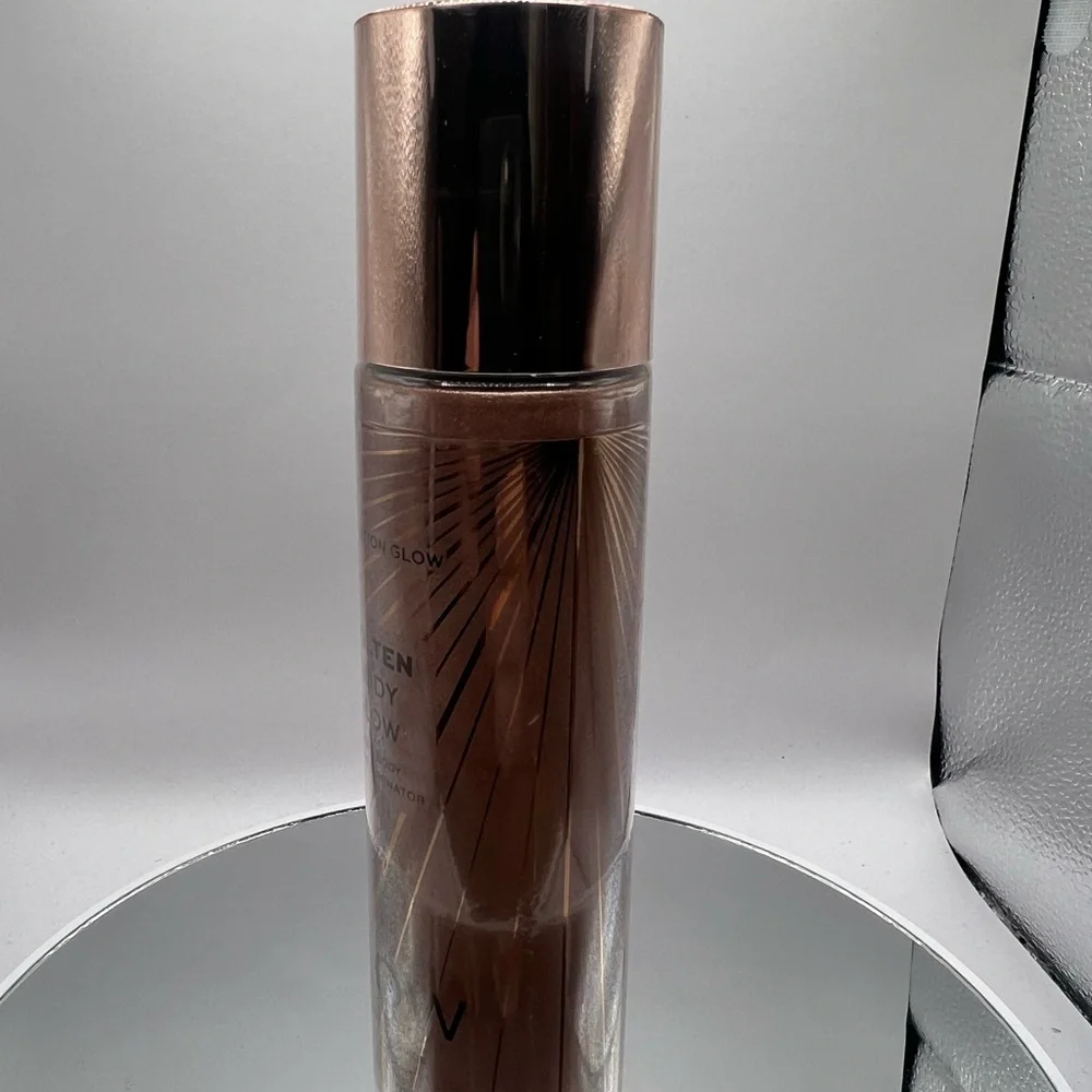 NWT Revolution Molten Body Glow Face & Body Liquid Illuminator 100ml - Rose Gold